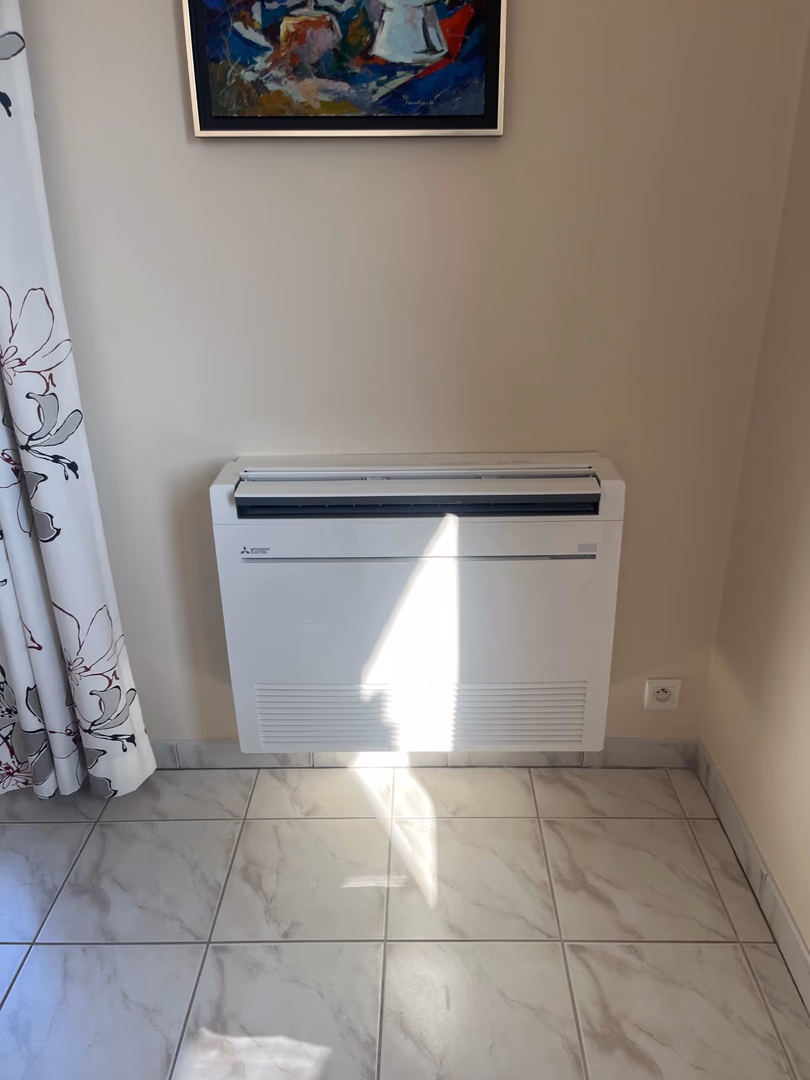 Unité intérieure murale de climatisation réversible installée par Kozéo à Meursault